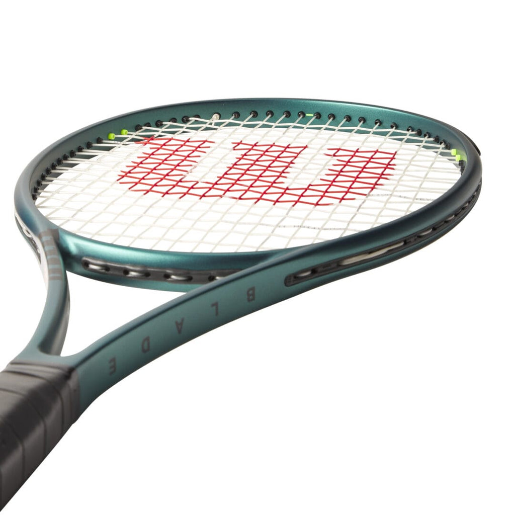 Wilson Tennis Rackets | Performance | Blade 98 18x20 305g V9 L2 TR014-2
